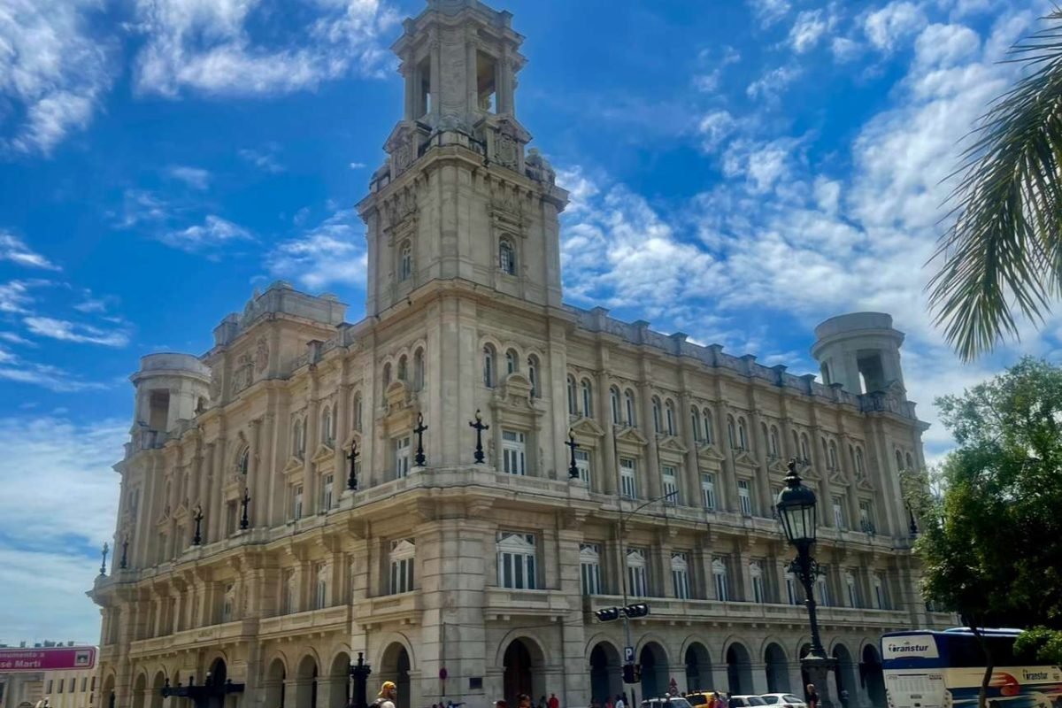 68F4D924-4DE4-46D6-830D-540E4F9F360B